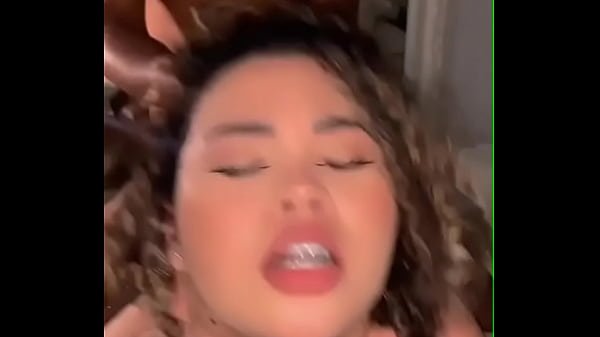 Essas duas gostosas amaram sentir a pica em suas bucetas enquanto elas rebolavam gostoso e davam sua bucetas gostosas